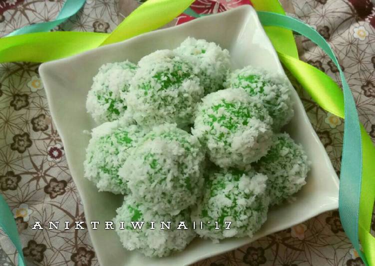 gambar untuk cara membuat KLEPON ORIGINAL (Indonesian sticky rice ball)