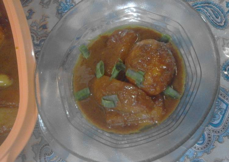 resep lengkap untuk Semur Telur dan Kentang