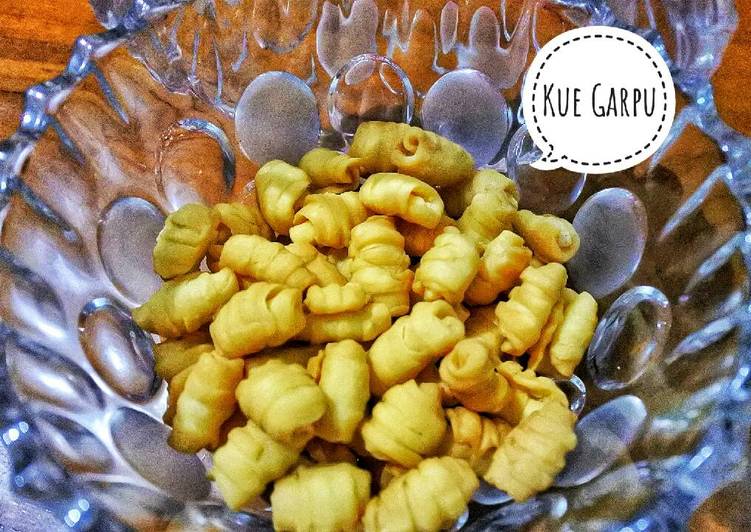 Resep Kue Garpu Manis (Takaran Sendok) Karya Vina Maretha