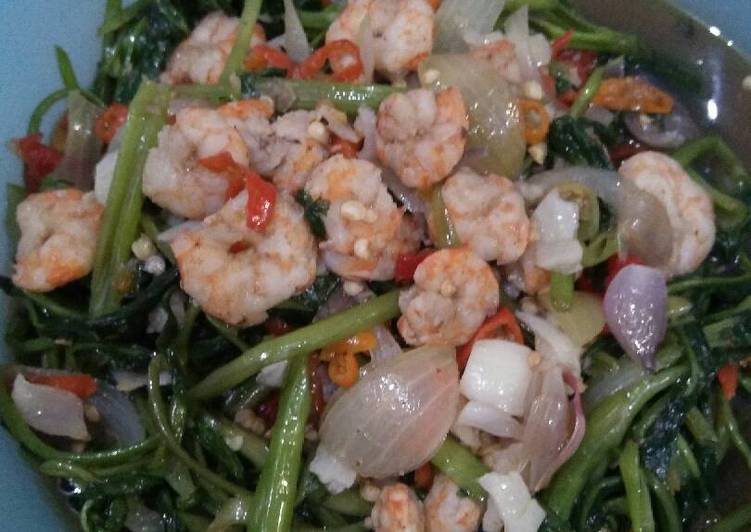 Resep Cah kangkung udang pedes By mey yanie