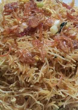 Bihun goreng telur