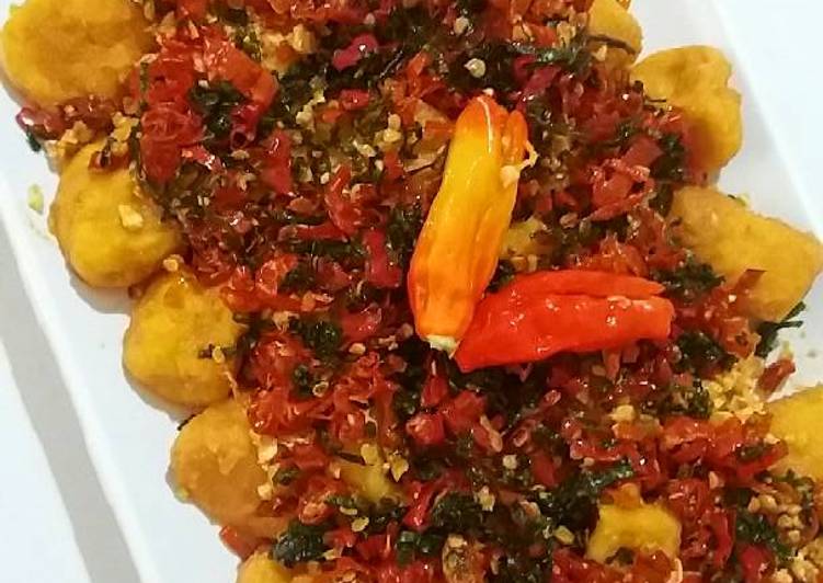 resep makanan Tahu telor asin(tabur bawang putih,cabe n daun bawang goreng)