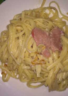 Fettucini carbonara tanpa oregano