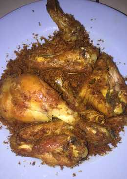 Ayam goreng bumbu ungkep + Serundeng