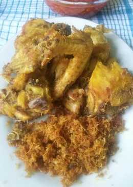 Ayam goreng bumbu kelapa