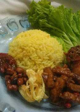 Nasi kuning Magicom