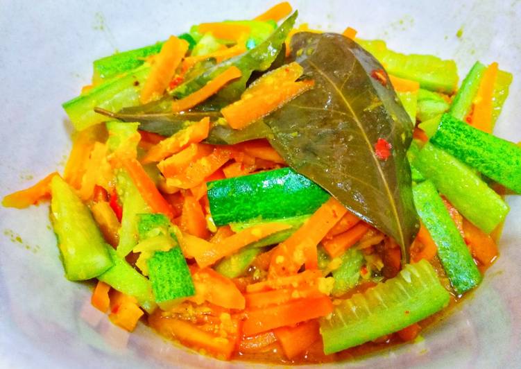 Resep Acar kuning Karya fitriani zahrawan