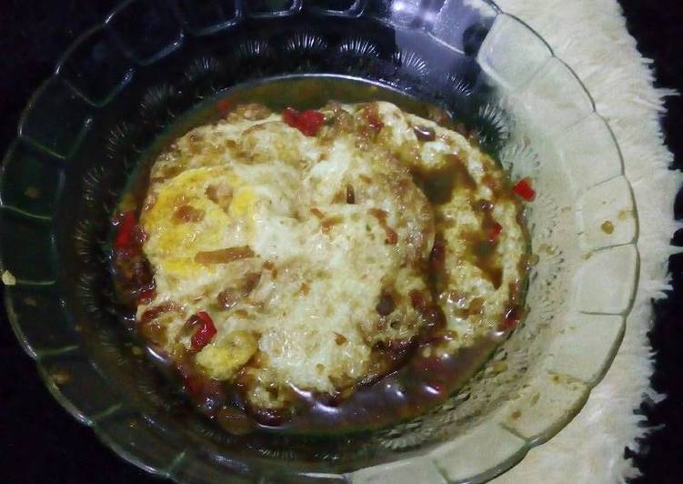 Resep Telur ceplok sambel tauco Dari azizah rahmawati