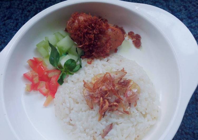 resep Nasi liwet lauk ayam goreng lengkuas - Mpasi 15 bln