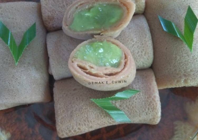 resep makanan Dadar Gulung isi Vla Matcha