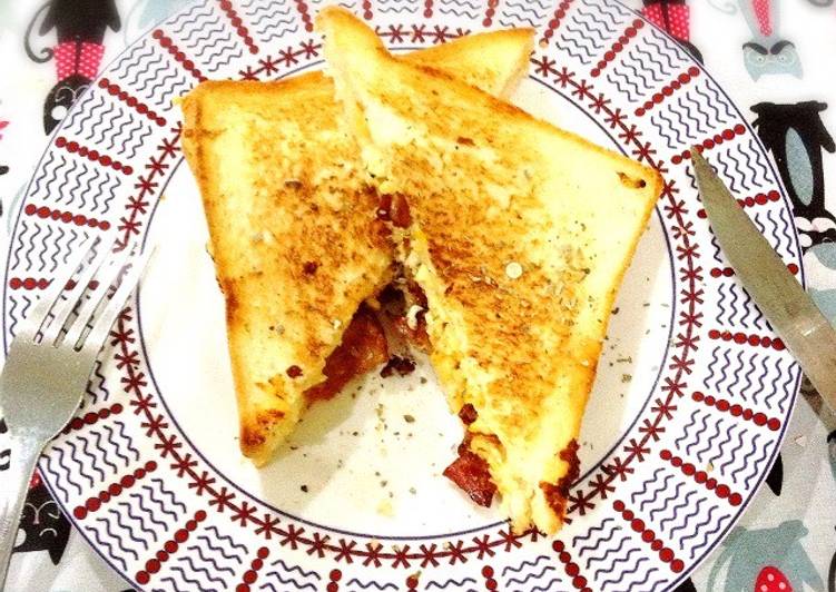 resep Sandwich toast with scramble egg & ham for breakfast