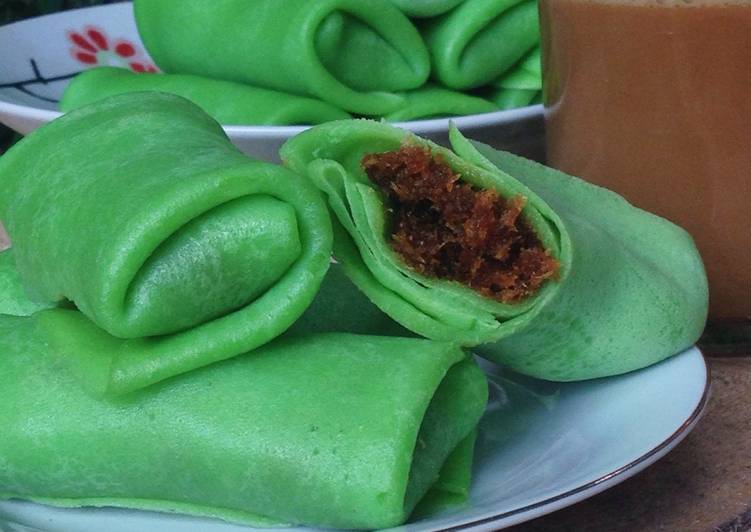  Resep  Dadar  Gulung  Isi  Kelapa  oleh Dapoer Nyonya Cookpad