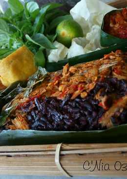 Nasi Hitam Bakar isi Suwir Tongkol/Pindang Keureut Pedas