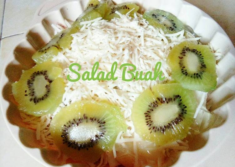 Resep Salad Buah Karya Desty Dina