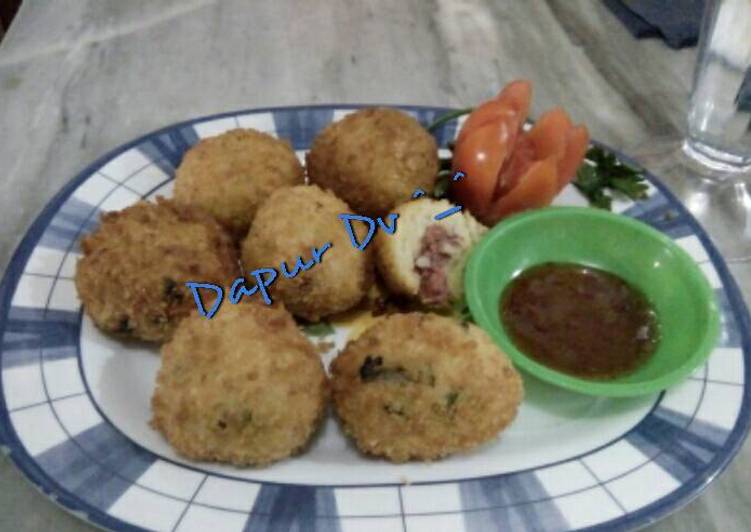 resep makanan Bola-Bola Nasi Renyah Isi Kornet Pedas ????