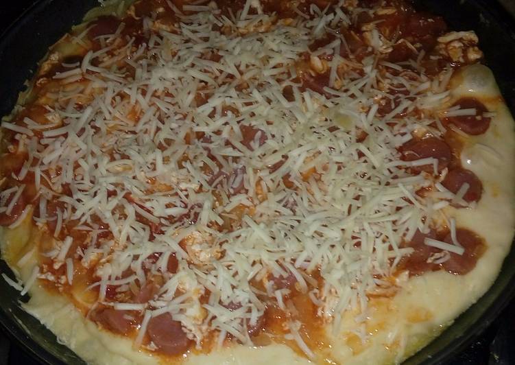 Resep Pizza sosis keju teflon By Missyu Tanti