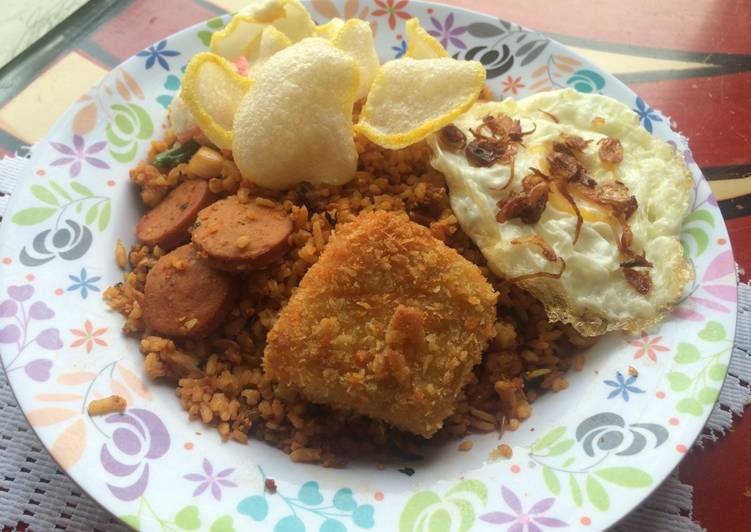  Resep Nasi Goreng Sosis  Daging Cincang oleh Marlina Rosa 