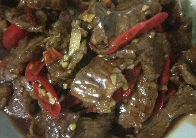 Resep Oseng sapi pedas Dari Dewi Rahayu