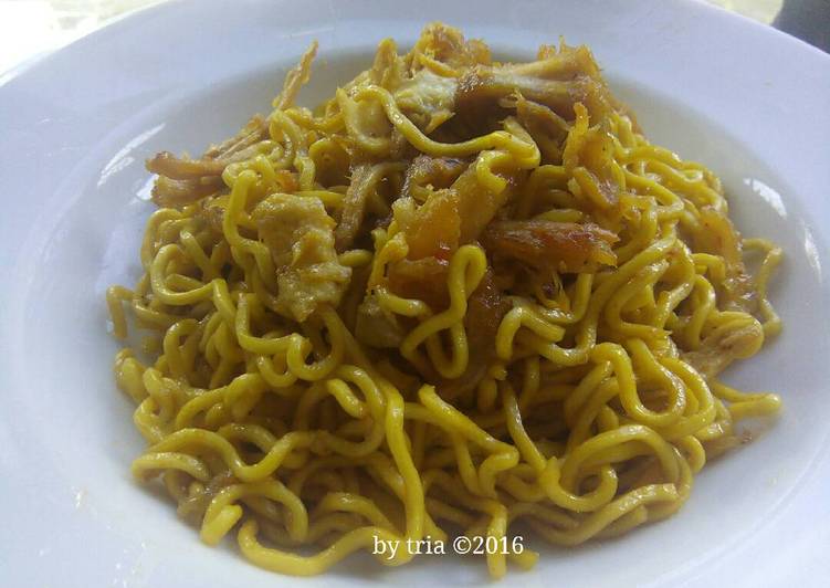 resep lengkap untuk Mi goreng ayam homemade