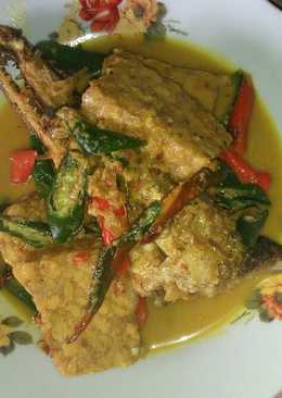 Ikan Cucut With Tempe Bumbu Kuning Cabai Ijo