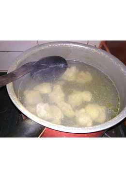 Kuah kaldu daging sapi