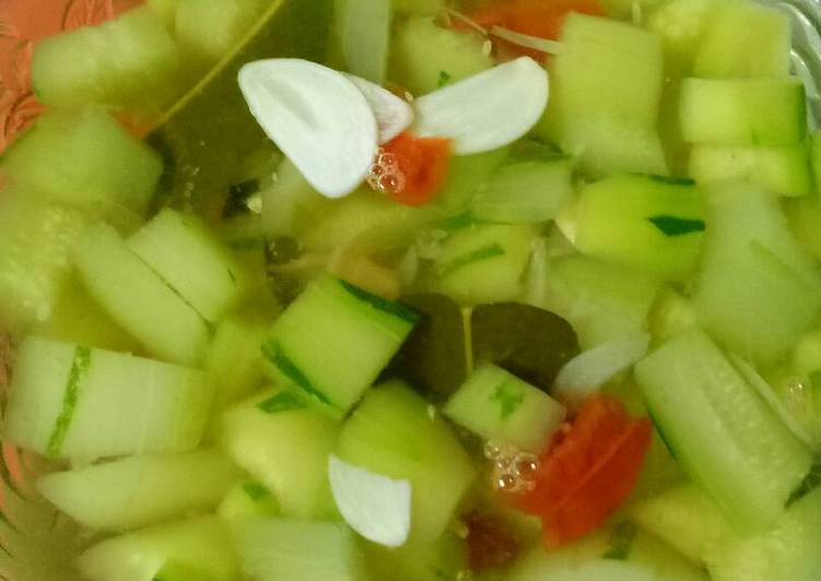 gambar untuk resep makanan Sayur timun bening seger