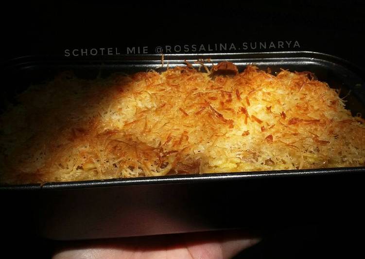 resep lengkap untuk Schotel Mie