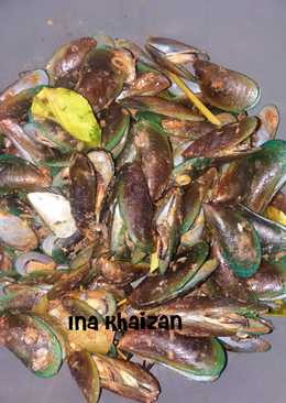 Kerang Hijau bumbu Rendang