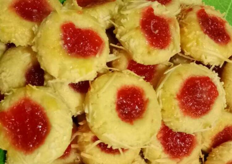 resep masakan Cookiesku strawberry thumbprint