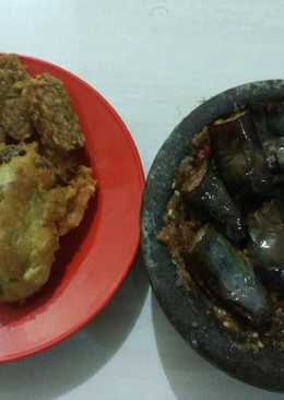 Ayam Goreng Gurih krenyes-krenyess with sambel terong