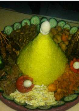 Nasi tumpeng