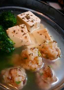Mushroom Shrimp Balls, Tofu & Broccoli in Chicken Soup