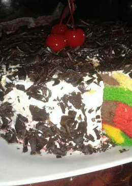 Rainbow cake kukus dengan frosting coklat
