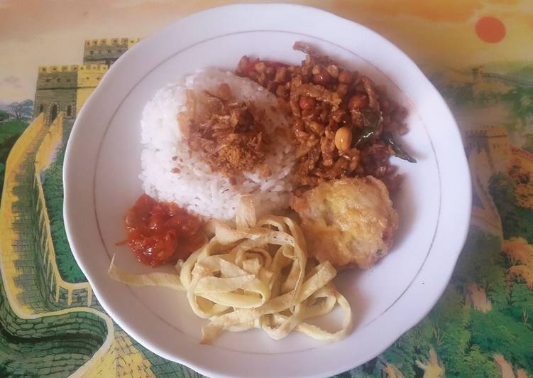 cara membuat Nasi Uduk Komplit dg perkedel sayur,tempe caramel,telur dan sambal