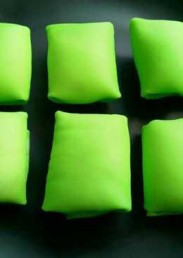 Pancake durian with wipping cream