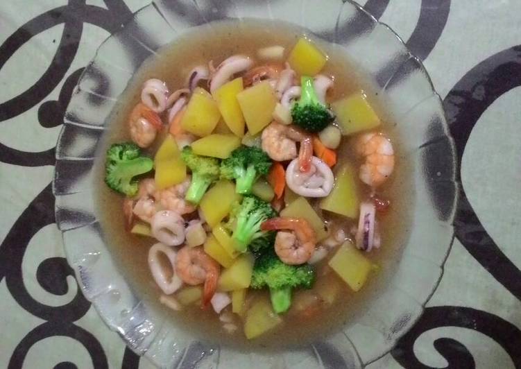 Resep Ca Brokoli Seafood Saus Tiram Kiriman dari Kireinaessa