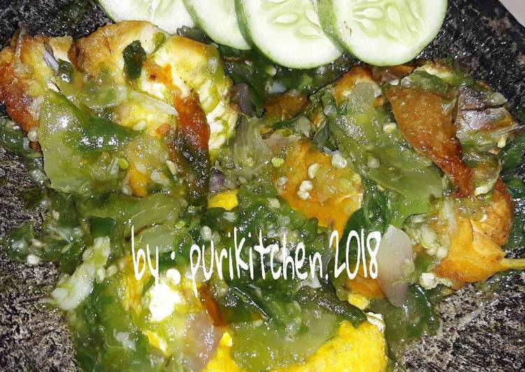 Resep Ayam  Geprek  Cabe Ijo oleh Puri Kitchen Cookpad