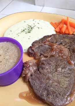 Australian Wagyu Rib Eye Steak with Mushroom Sauce