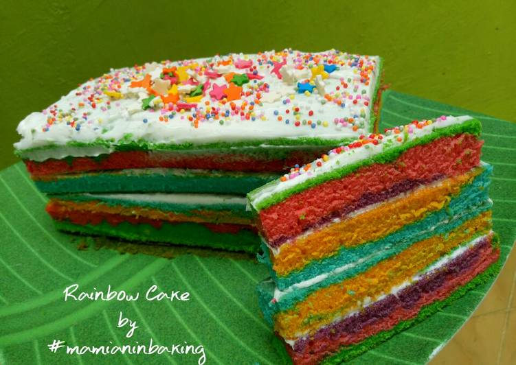 bahan dan cara membuat Rainbow Cake (panggang)