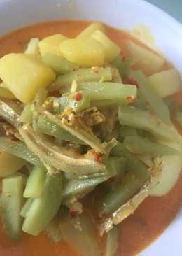 Kuah lontong labu siam telur dan teri