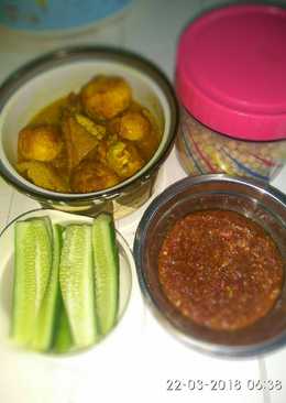 Gulai Telur tahu dan sambel tomat