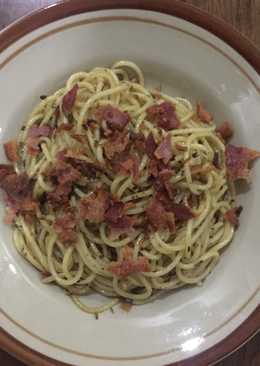 Spaghetti Aglio Olio with Bacon