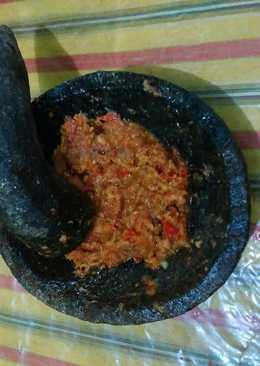 Hasil gambar untuk foto cabe merah ulekan