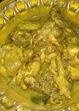 Opor Ayam Bumbu Kuning