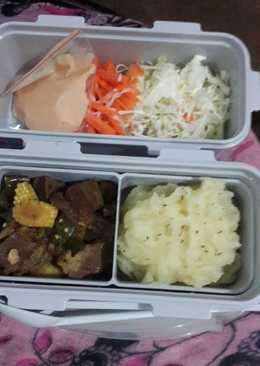 Sapi lada hitam dan mashed potato