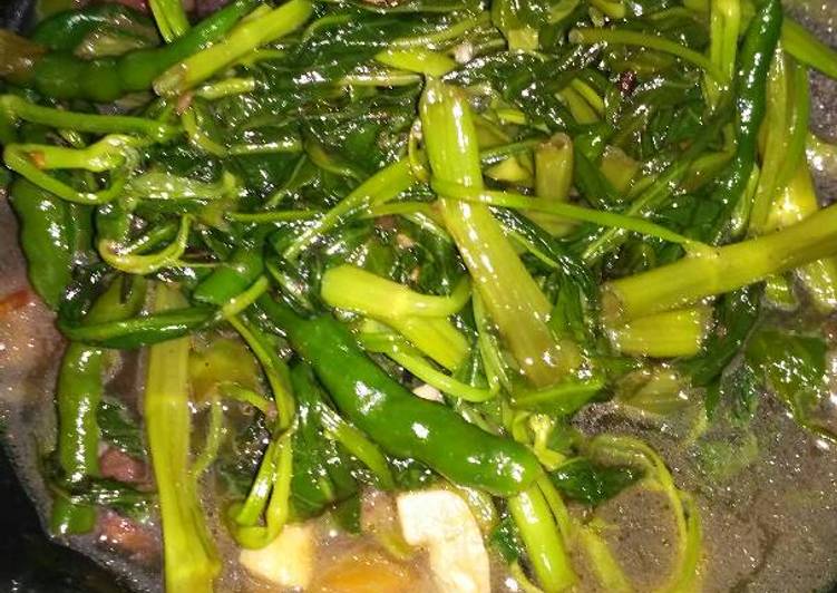 gambar untuk resep makanan Tumis kangkung cabe ijo terasi ??????