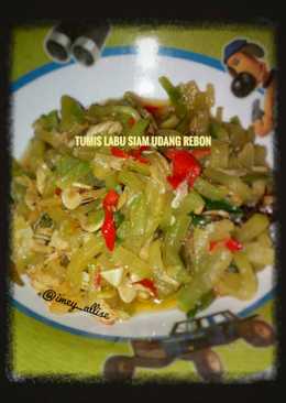 Tumis labu siam udang rebon