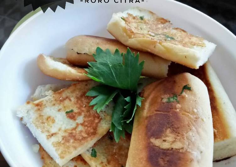 cara membuat Garlic Bread (simple..)