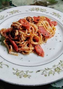 Spaghetti Bolognese Cumi dengan Sosis