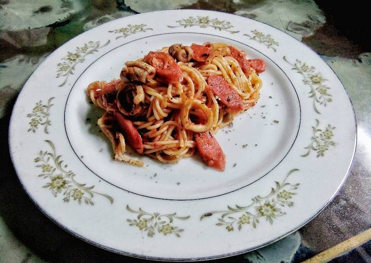 gambar untuk cara membuat Spaghetti Bolognese Cumi dengan Sosis